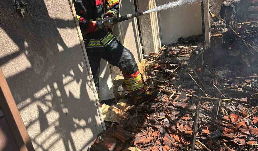 Sındırgı’da Korkutan Yangın: Ev Kullanılamaz Hale Geldi
