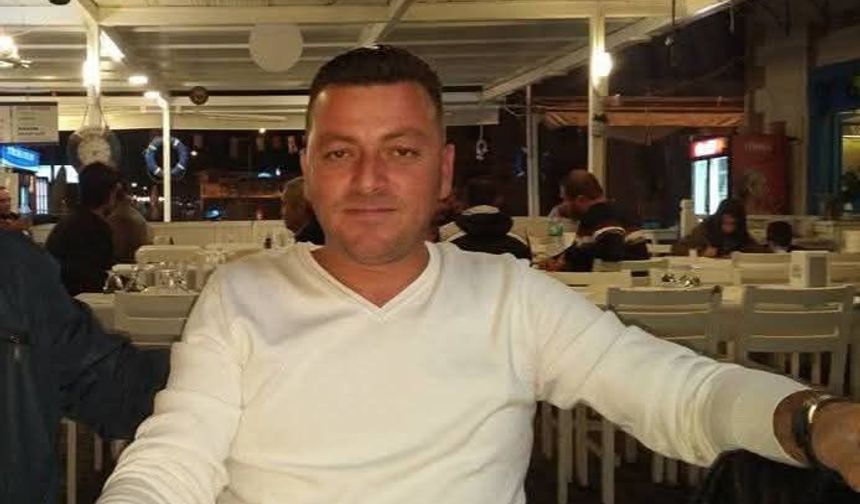Kamyonet sürücüsü kanlı kazada yaşamını yitirdi