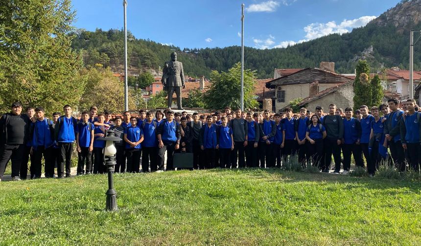 Öğrenciler Kütahya’nın Tarihini Yerinde Öğrendi! Ulu Camii, Çini Müzesi, Macar Evi...