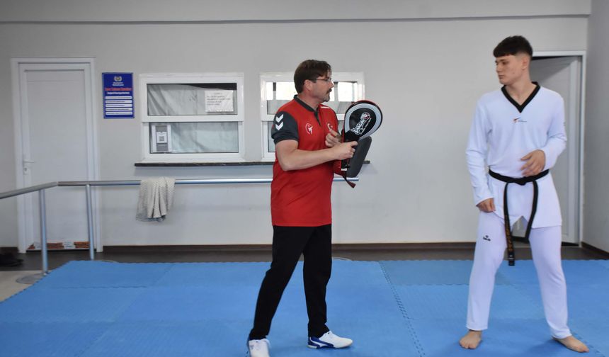 Annesi sayesinde başladığı tekvandoda, milli sporcu oldu