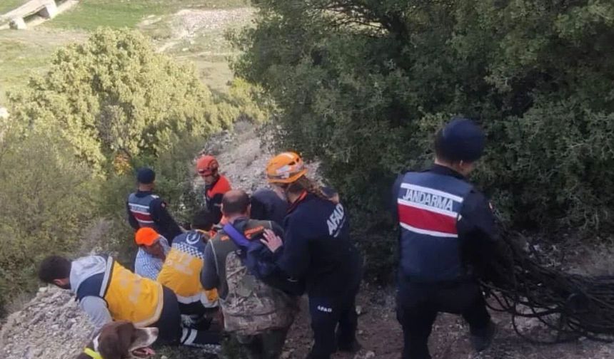 Dengesini kaybeden avcı dereye düştü