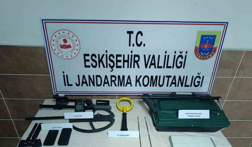 Kaçak kazı yapan 5 şahıs suçüstü yakalandı