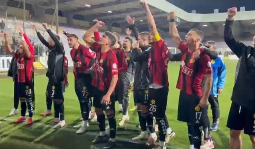 Sahada değil tribünde olay: Sporculardan küfürlü kutlama