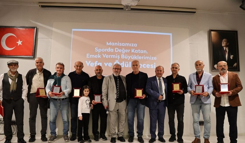 Spora katkı sunan 78 isme plaket