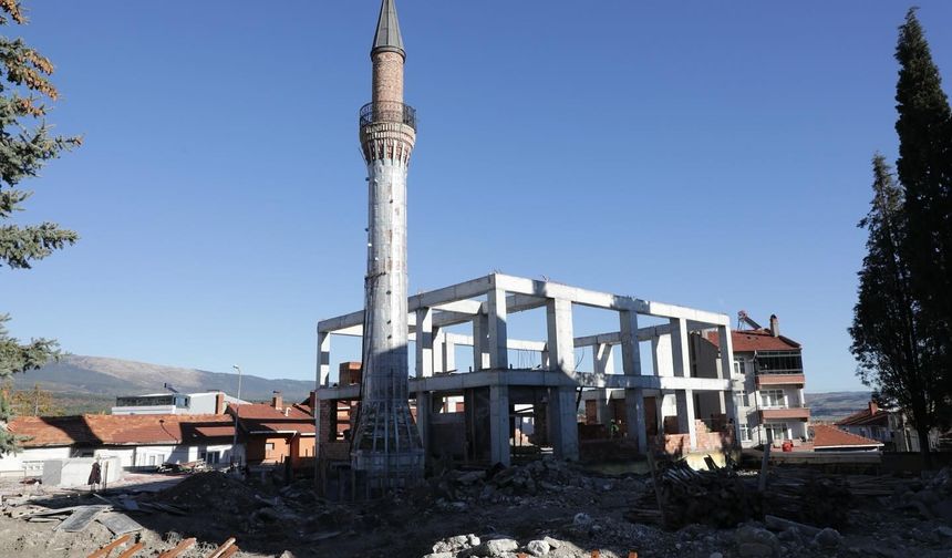 Domaniç’te yükselen değer: Alaattin Camii inşaatında sona yaklaşılıyor