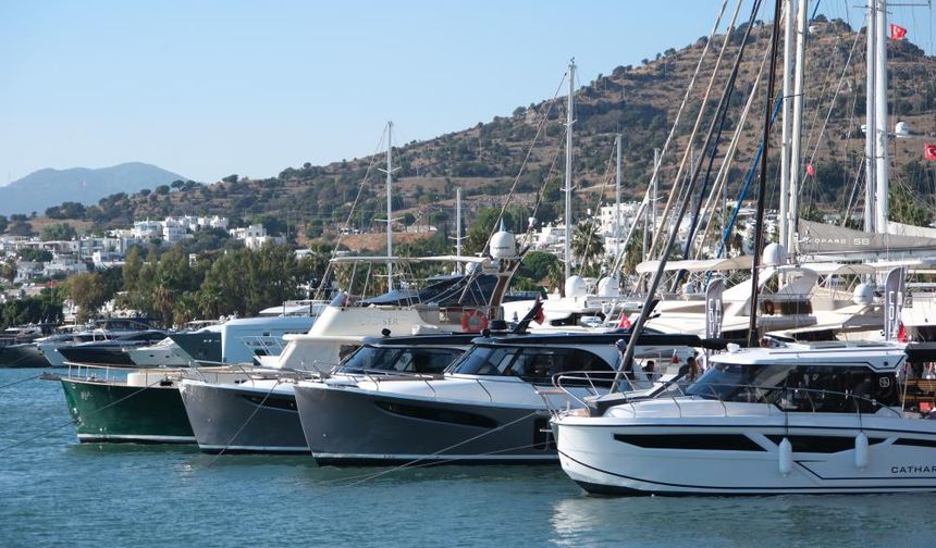 Milyon dolarlık yatlar turizm cennetinde buluştu