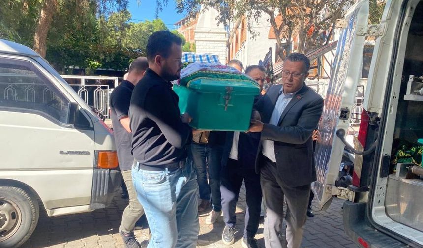 Hayatını kaybeden emekli öğretmene duygusal veda