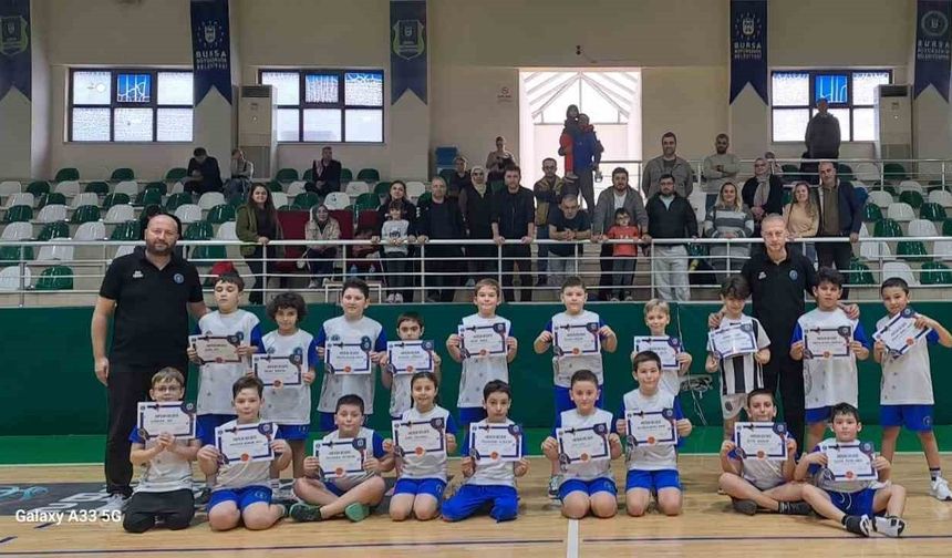 Bursa’da Kış Spor Okulları’nda sertifika heyecanı