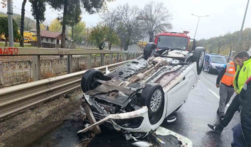 Kontrolden çıkan araç takla attı: Sürücü hastaneye kaldırıldı