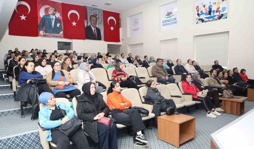 Uşak'ta kantin çalışanlarına hijyen eğitimi verildi