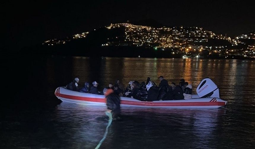 Sahil Güvenlik 30 düzensiz göçmeni yakaladı