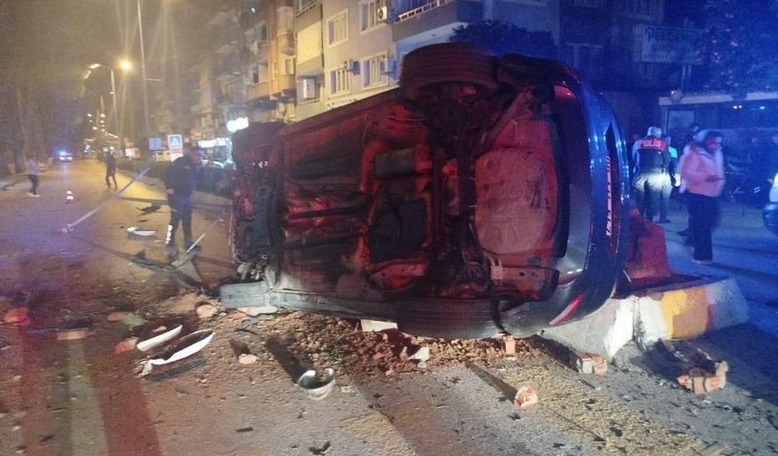 Otomobil, takla atarak karşı şeride geçti: 2 yaralı