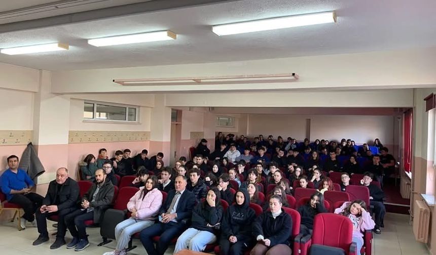 Öğrencilerden Yoğun İlgi! Bozüyük’te Anlamlı Aile Semineri