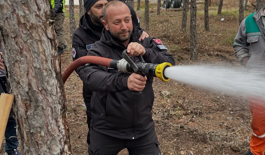 Orman yangınlarıyla mücadele gönüllüsü oldular