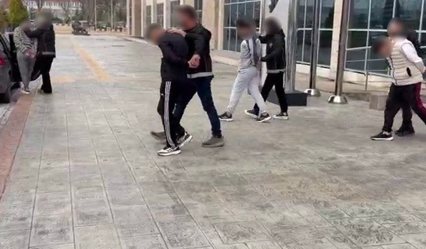 Polisin uyuşturucu operasyonunda 4 tacir tutuklandı