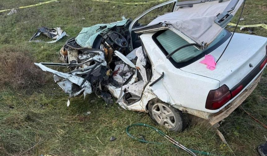 İki otomobilin çarpışması can aldı: 1 ölü, 1 yaralı