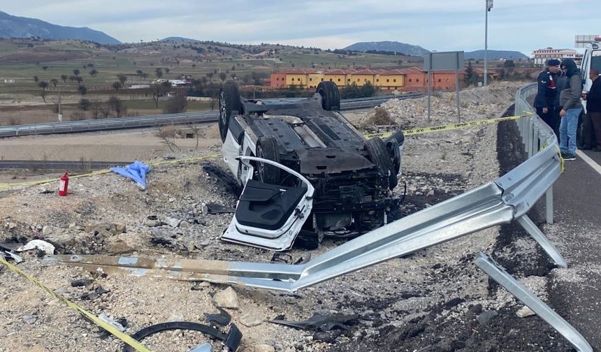 Otomobil şerit değiştirip takla attı, sürücü yaşamını yitirdi