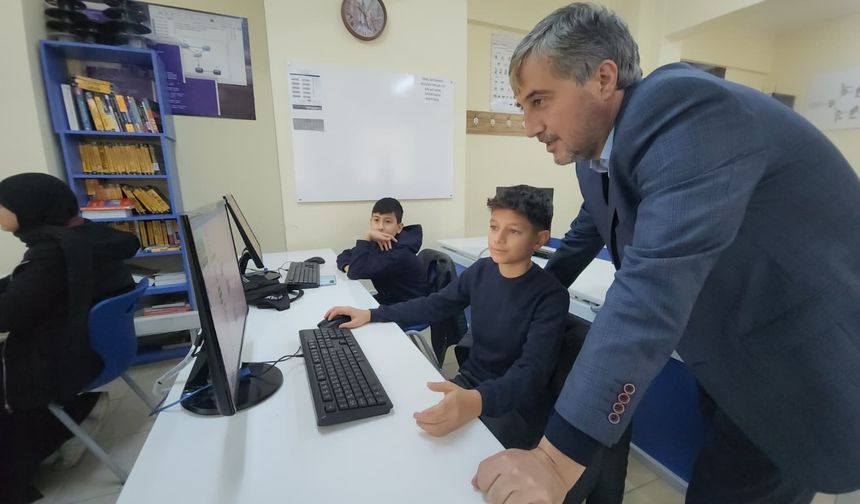 Kütahya'da ortaokul öğrencileri Zanaat Atölyeleriyle deneyim kazanıyor