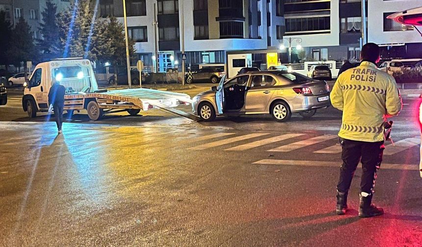 İstanbul’dan Kütahya’ya Korsan Sefer! 60 Bin TL Ceza Yedi, Araç Bağlandı