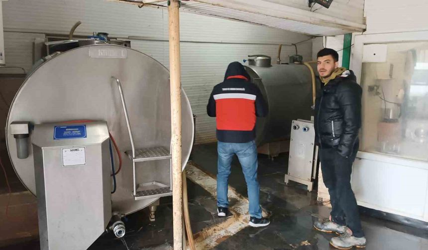 Altıntaş’ta Soğutma Tankları Tek Tek Denetlendi