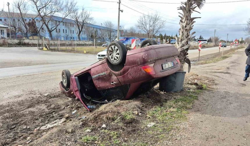 Kontrolden çıkan otomobil takla attı