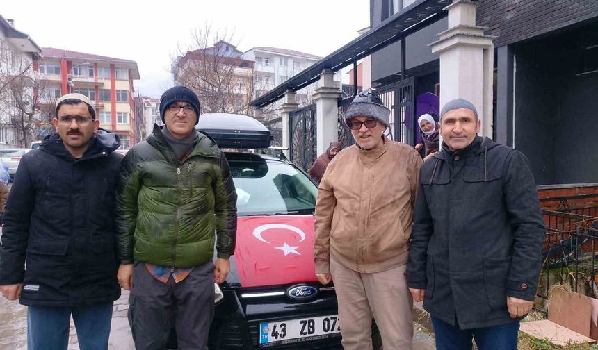 Simav’dan Umre’ye Uzanan Yol: 4 Kişi Kendi Araçlarıyla Yola Çıktı
