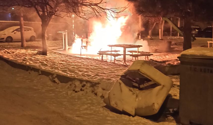 Kütahya’da Çocuk Parkı Alevlere Teslim Oldu!