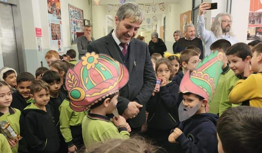 Kütahya'da Karagöz–Hacivat gösterisi öğrencileri mest etti