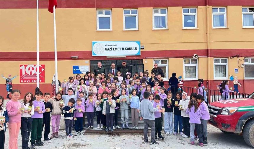 Emet’te çevre bilinci: Karaçamlar öğrencilerle hayat buldu