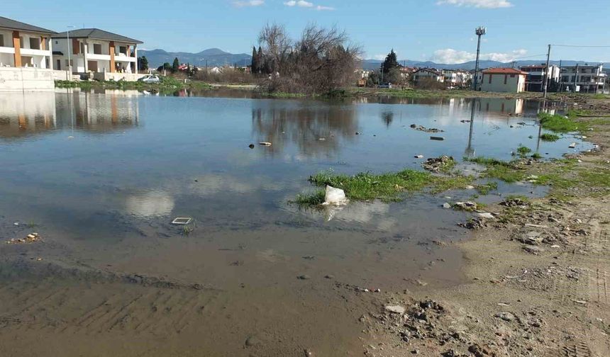 Kütahya’da altyapı çöktü, yükselen sular inşaatları durdurdu