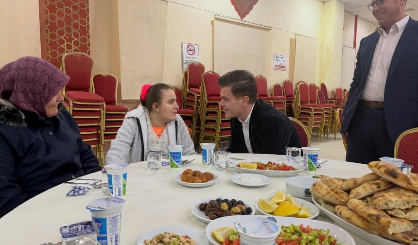 Simav’da gönül sofrası: Kaymakam Karaloğlu’ndan vefa örneği