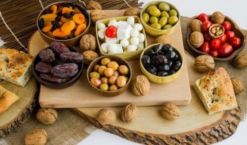 Uzmanlardan sahur önerisi: Susuzluğu azaltan besinler