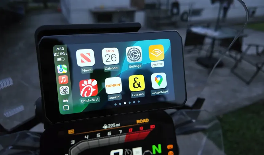 Yeni trafik yasası iddiası gündemde: Türkiye’de CarPlay ve Android Auto yasaklanacak mı?