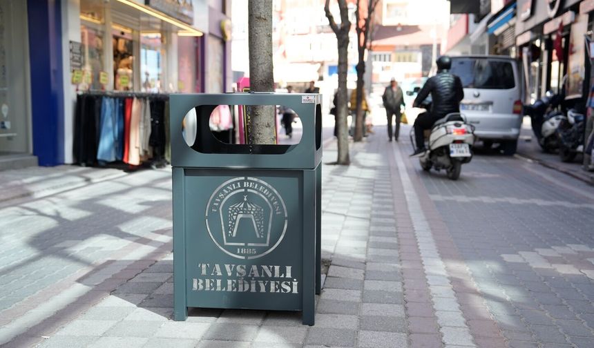 Tavşanlı’da yeni atık kutuları hizmete alındı