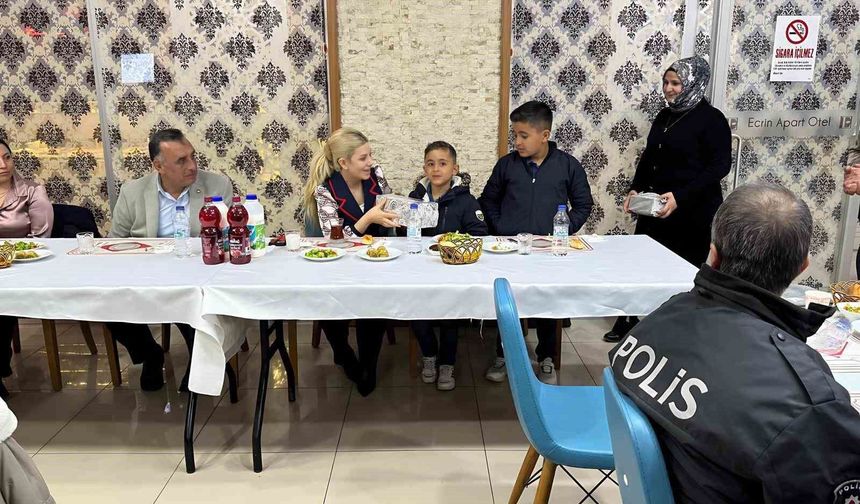 Altıntaş Kaymakamı Yıldırım’dan çocuklarla iftar buluşması