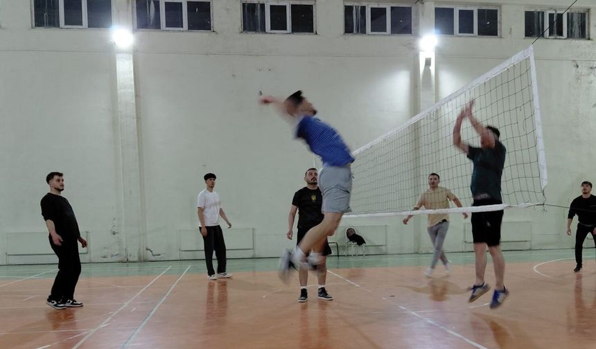 Pazarlar’da spor coşkusu: Voleybol maçları başladı