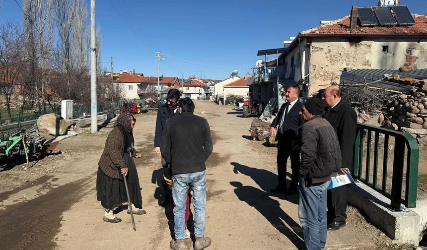 Yangında evi zarar gören yaşlı kadına kaymakamlık desteği