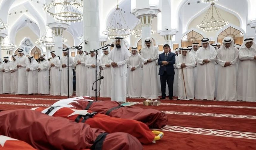 Katar’da düşen helikopterin ardından acı tören: Türk askerleri için cenaze namazı kılındı