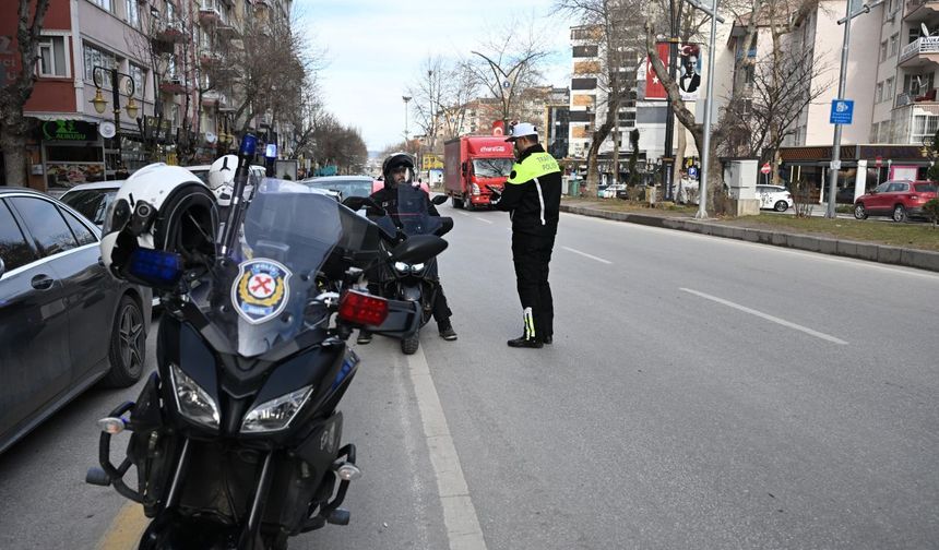 Kütahya Emniyeti Harekete Geçti: Binlerce Kişi Sorgulandı, Çok Sayıda Silah Ele Geçirildi