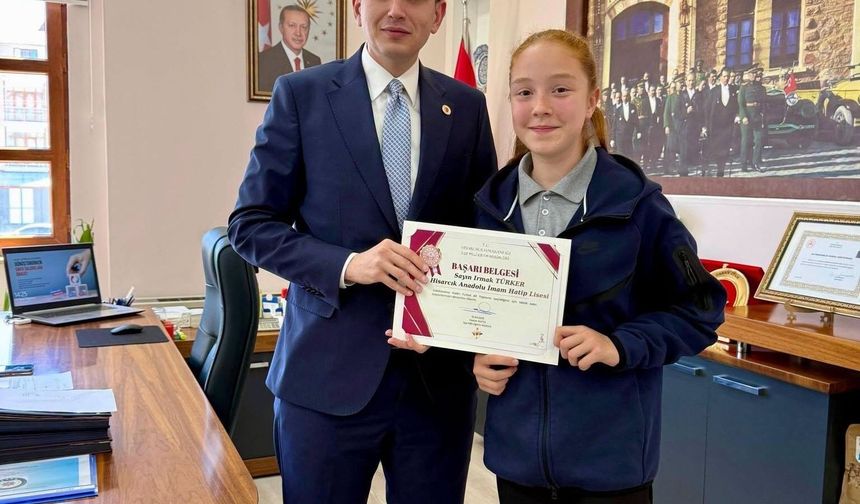 Hisarcık’ta gururlandıran başarı: Kaymakam Atam’dan ödül geldi
