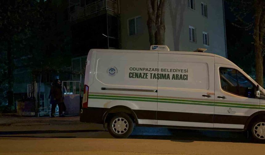 Kapıyı açan manzara şoke etti: Yalnız yaşadığı evde ölü bulundu