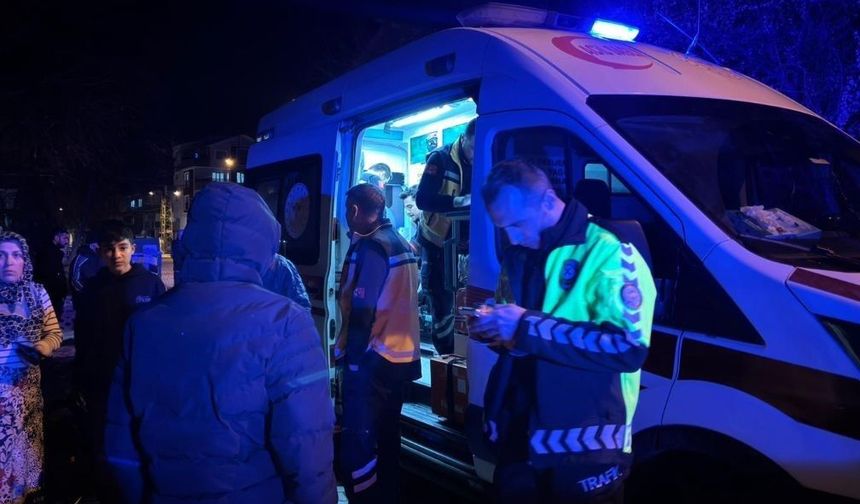 Kütahya’da motosiklet traktörün altında kaldı: Sürücü son anda atladı