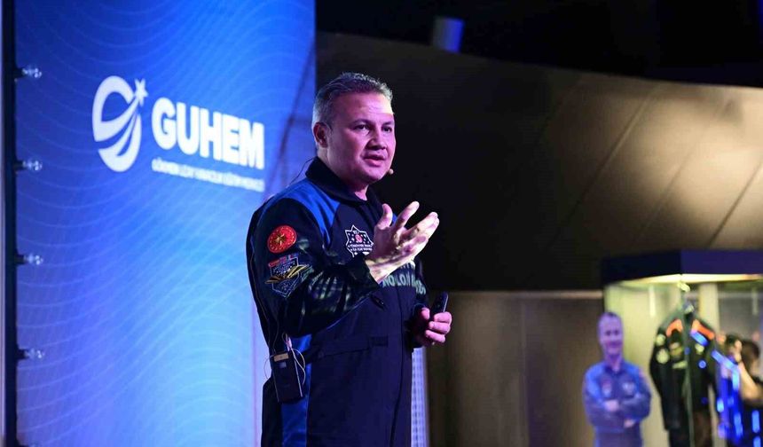 Türkiye'nin ilk astronotu Gezeravcı, GUHEM'de uzay yolculuğunu anlattı