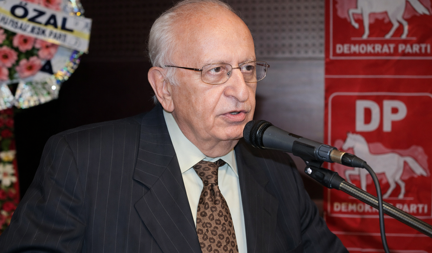 Siyaset dünyası yasa boğuldu: Hüsamettin Cindoruk vefat etti