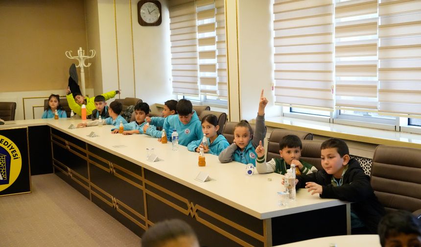 Minik Öğrenciler Belediyeciliği Yerinde Öğrendi