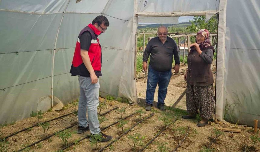 Hisarcık’ta çiftçilere verimli sebze üretiminin püf noktaları anlatıldı
