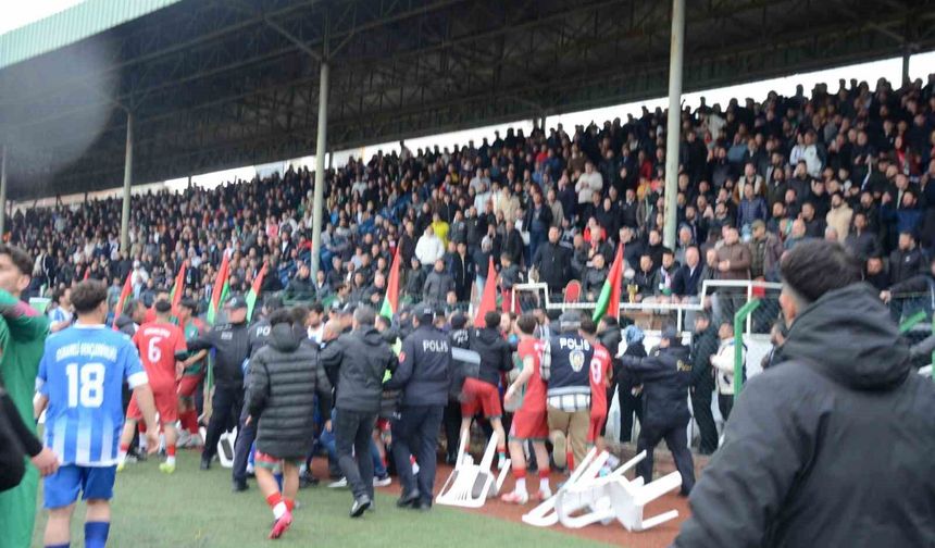 Şampiyonluk maçının sonunda gerginlik yaşandı