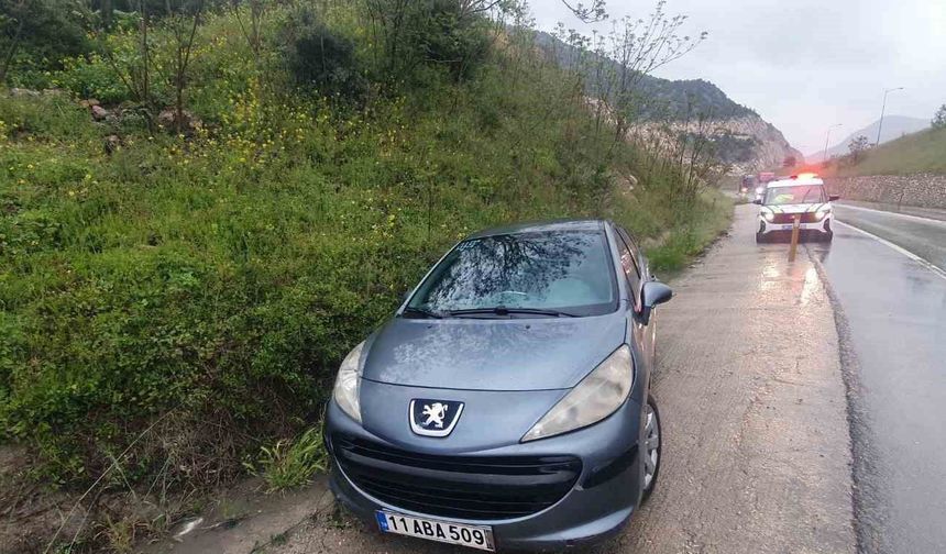 Yağışlı hava kazayı da beraberinde getirdi