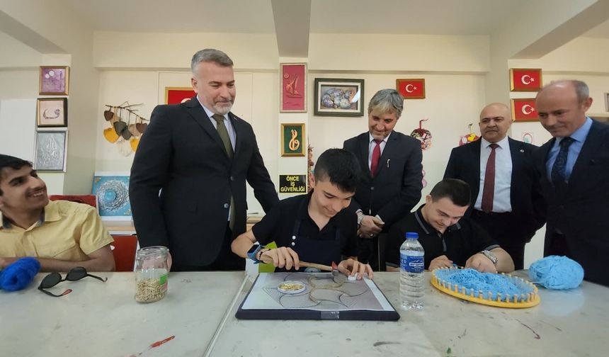 Bakan Yardımcısı Cihad Demirli, Kütahya'daki Özel Öğrencilerle Buluştu