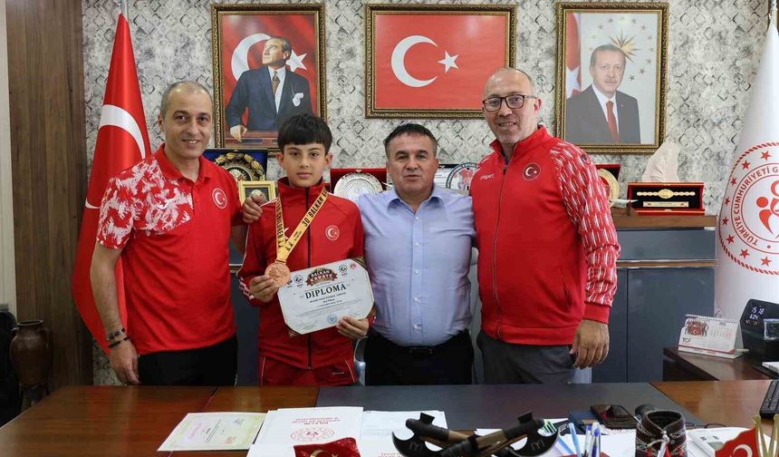 Bilecikli karate sporcusu Balkan üçüncüsü oldu